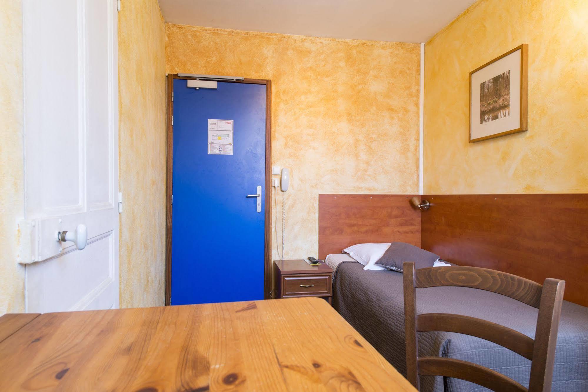Logis Hotel Central Montargis Exterior photo